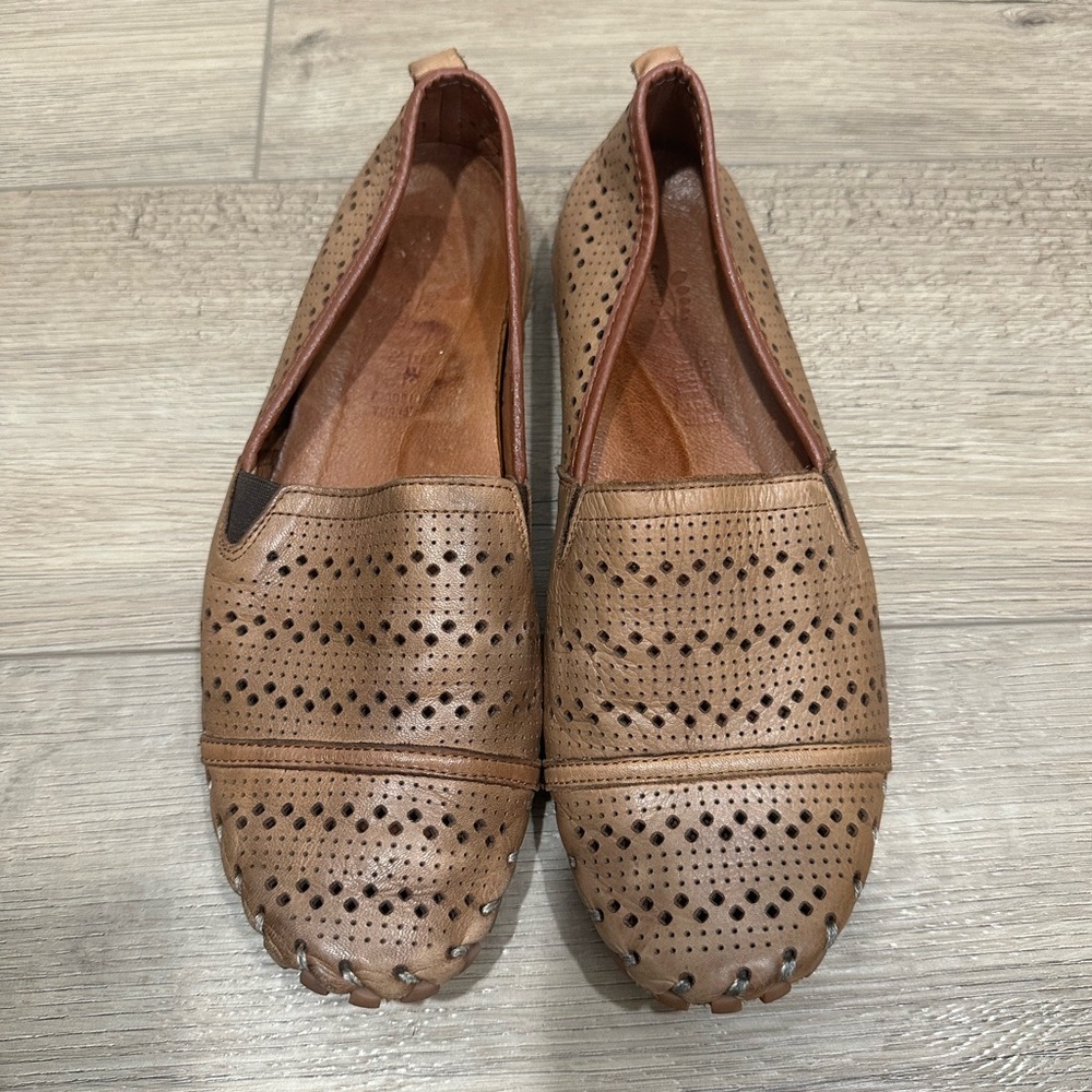 SPRING STEP Freida Leather Laser Cut Loafers Flat Whipstitch Lt Brown Comfort 40 - Picture 1 of 5